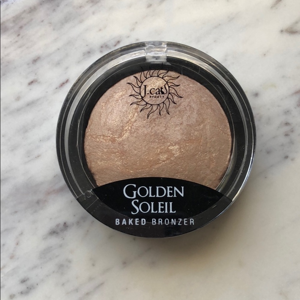 J. Cat Golden Soleil Baked Bronzer- coconut island